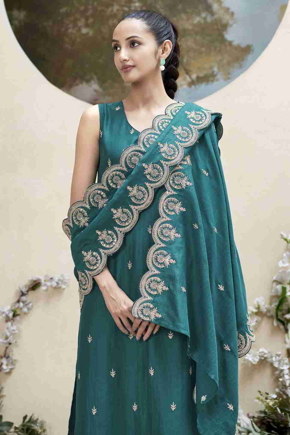 Allin I Villin Green Embroidery Sleeveless Kurta Set - Diwali Festive Collection 2024