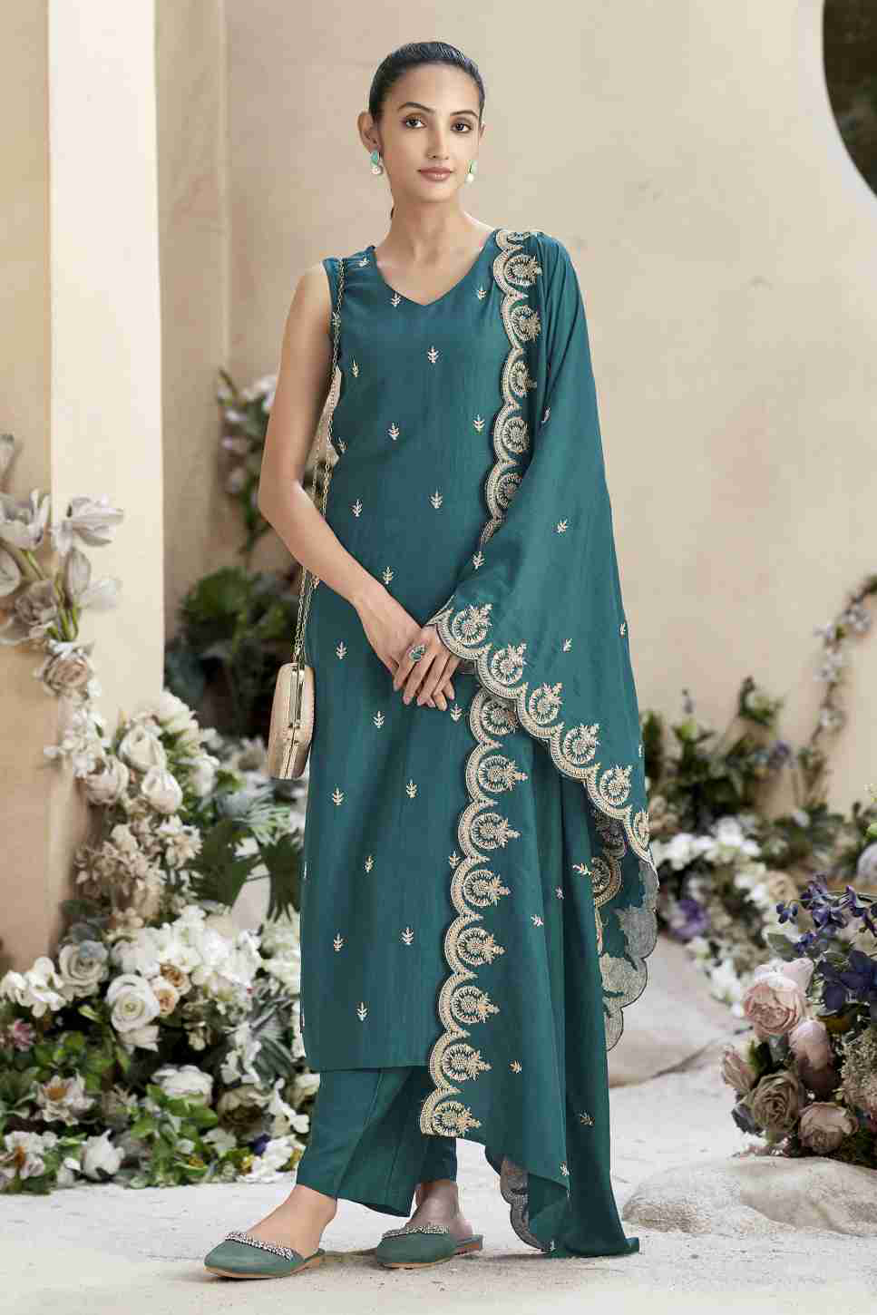 Allin I Villin Green Embroidery Sleeveless Kurta Set - Diwali Festive Collection 2024