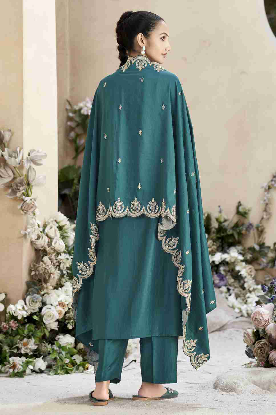 Allin I Villin Green Embroidery Sleeveless Kurta Set - Diwali Festive Collection 2024