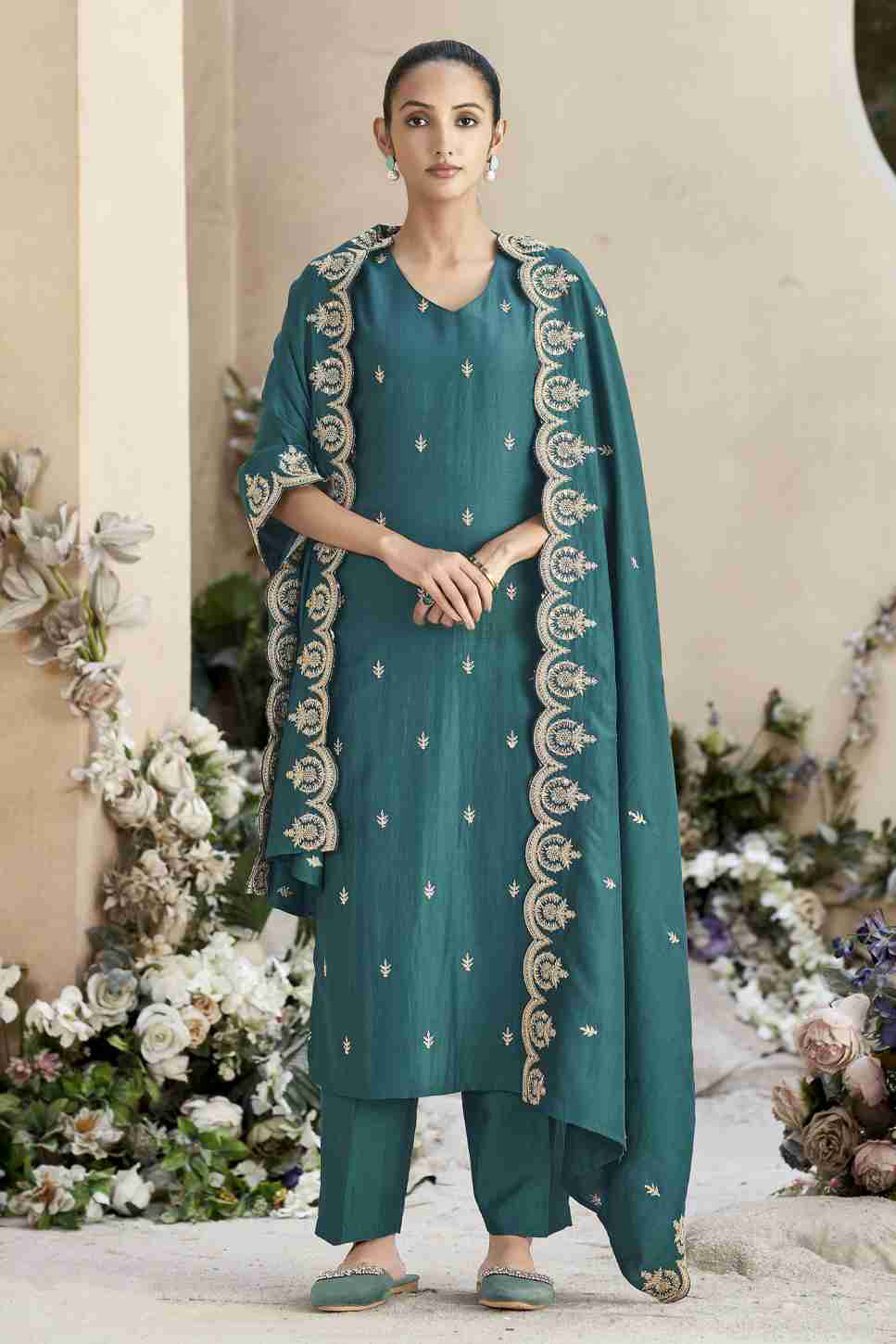 Allin I Villin Green Embroidery Sleeveless Kurta Set - Diwali Festive Collection 2024