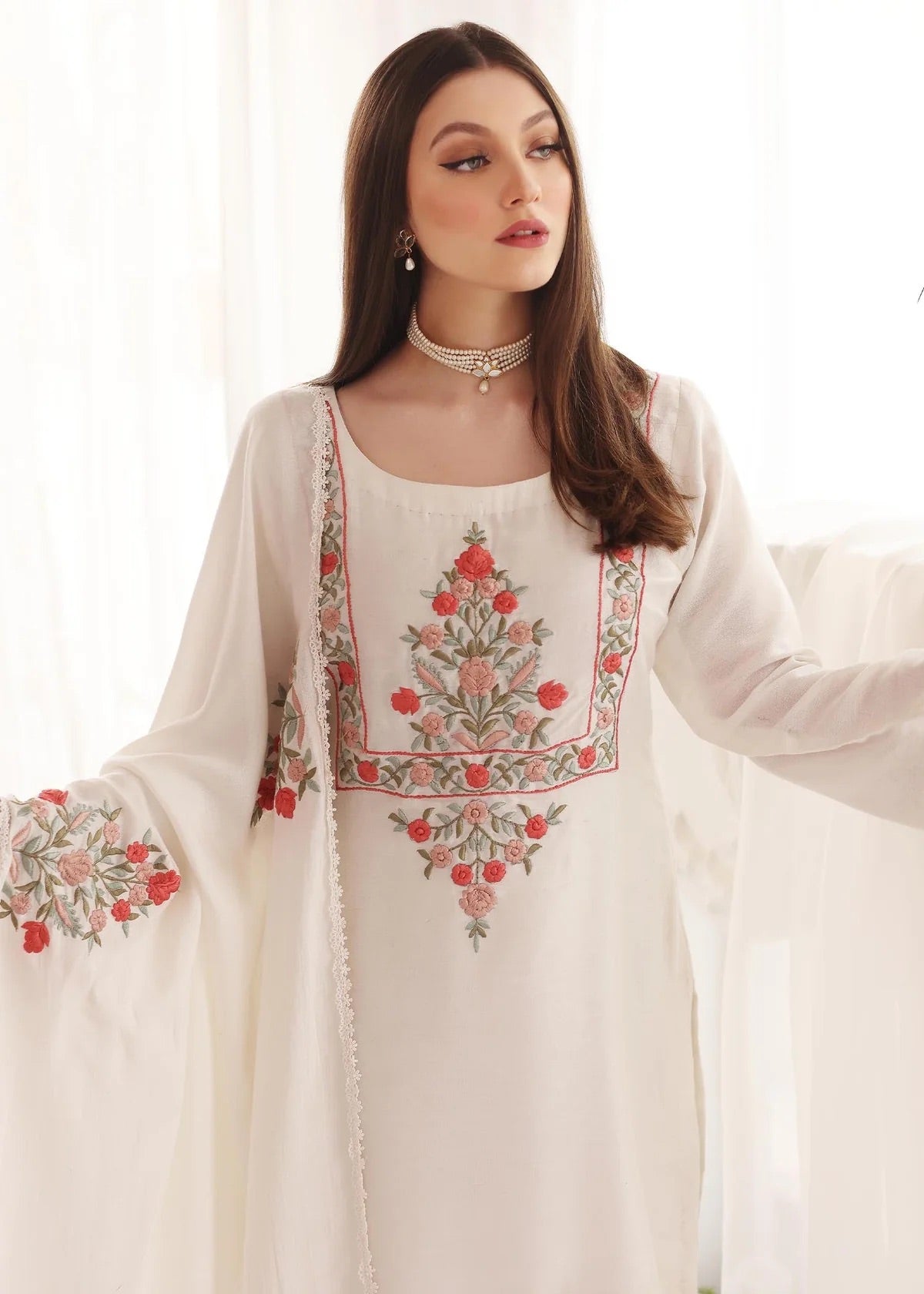 Allin I Villin Off White Designer Festive Wear Georgette Embroidery Kurta Set – Diwali 2024 Collection
