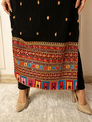 Allin I Villin Black Kurta Set with Thread Work Embroidery – Perfect for Diwali 2024 Festive Look